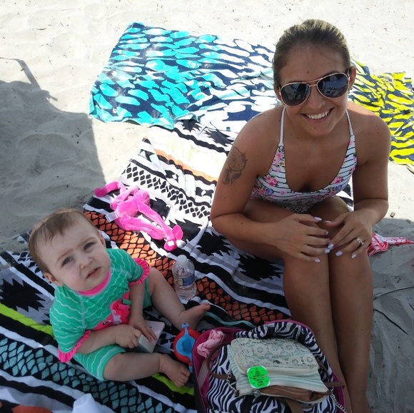 Meet your Posher, Lauren - Picture 8 of 8